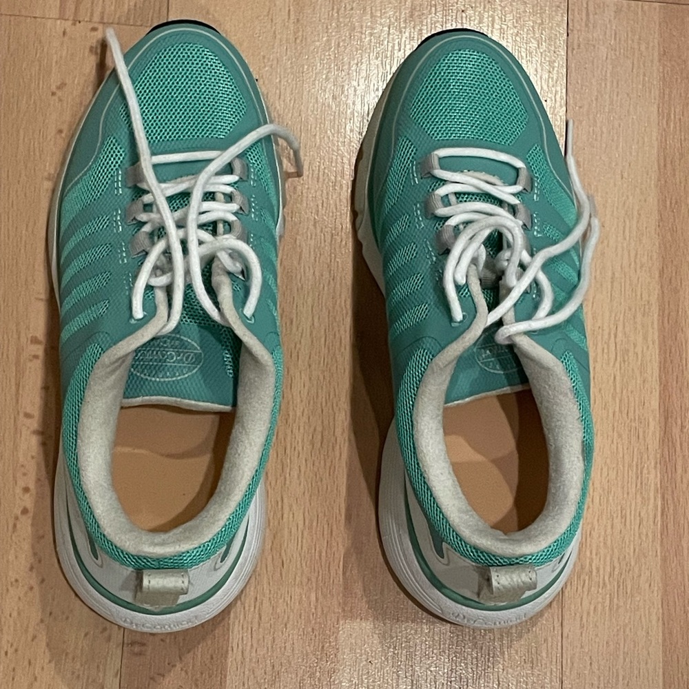 Seafoam Green Women's Orthotic Sneakers